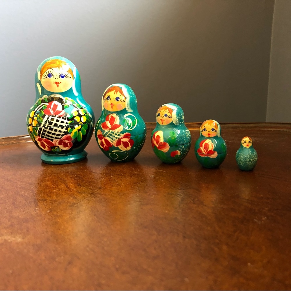 Matryoska Russian Nesting Dolls - Picture 4 of 14